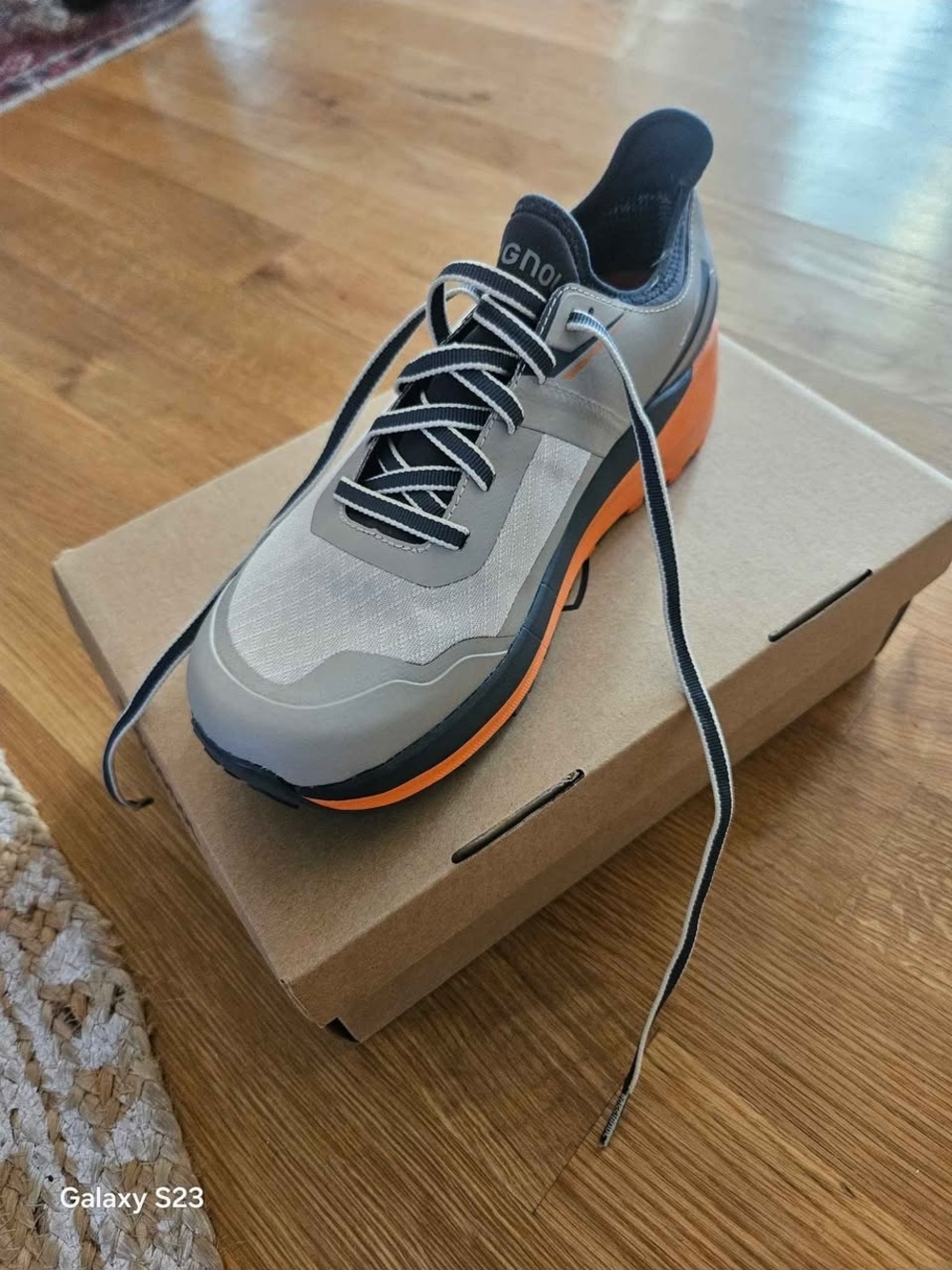 Women's Size 7 Rossignol Trail Shoe
